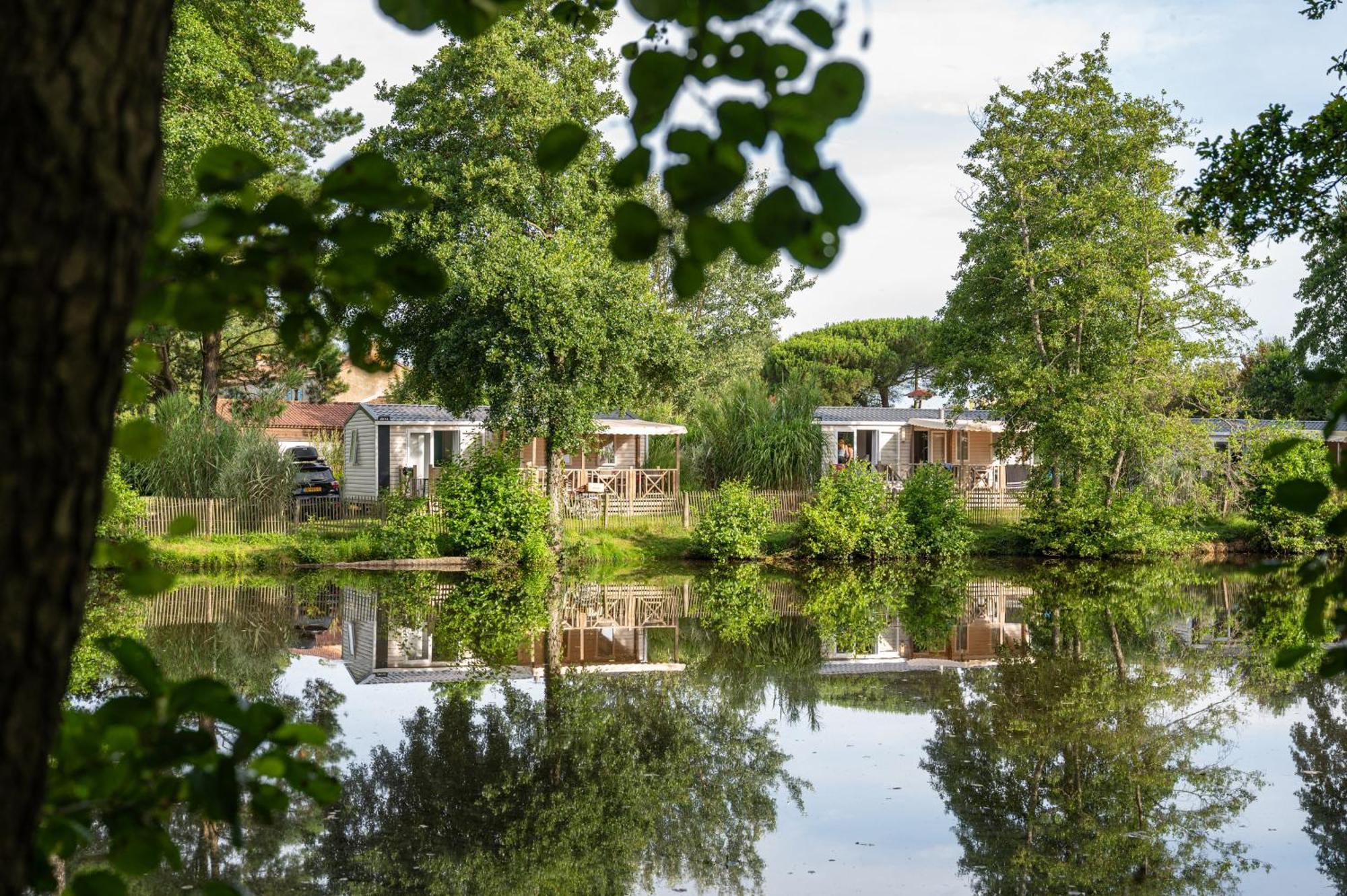 Camping Rcn La Ferme Du Latois Coëx Exterior foto